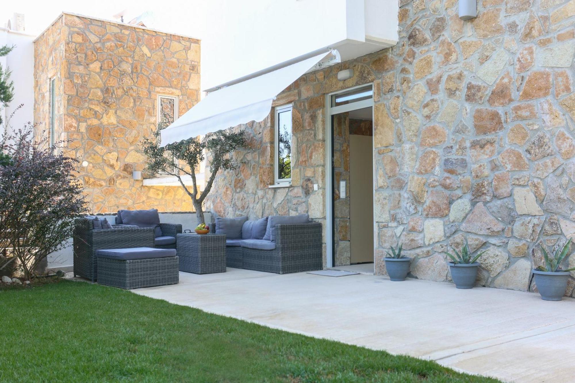 Villa Douglas - Private Pool, Bbq, 4Bdrms, View Pefkochori Exterior photo