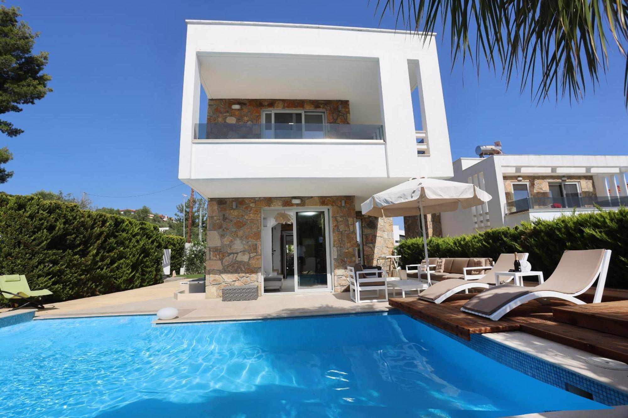 Villa Douglas - Private Pool, Bbq, 4Bdrms, View Pefkochori Exterior photo