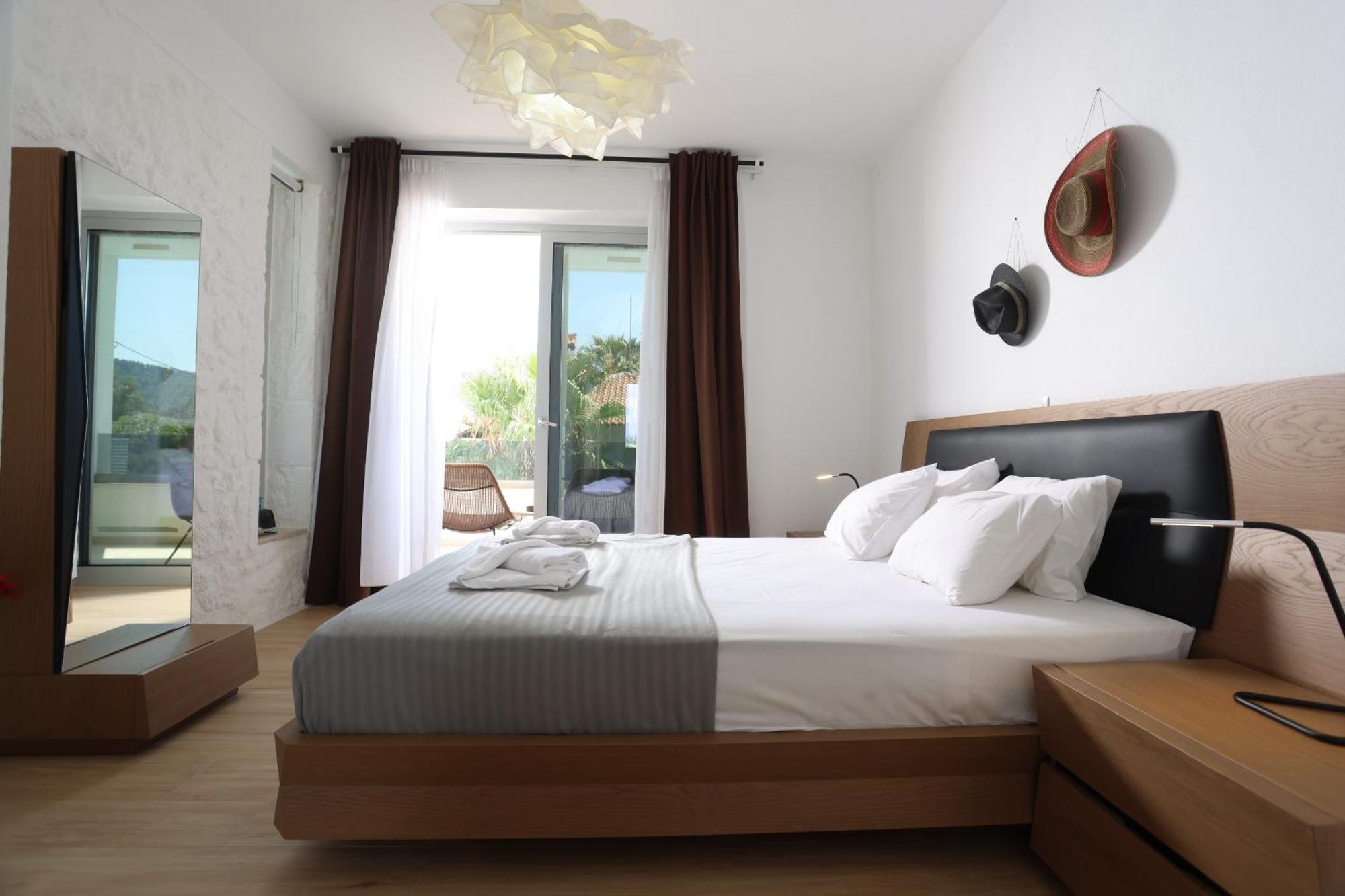 Villa Douglas - Private Pool, Bbq, 4Bdrms, View Pefkochori Exterior photo