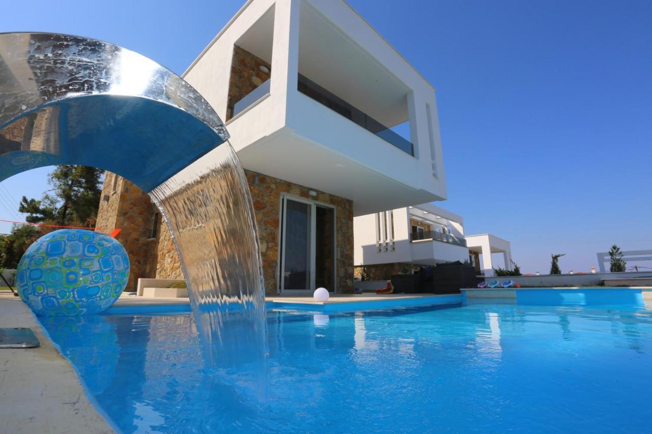 Villa Douglas - Private Pool, Bbq, 4Bdrms, View Pefkochori Exterior photo